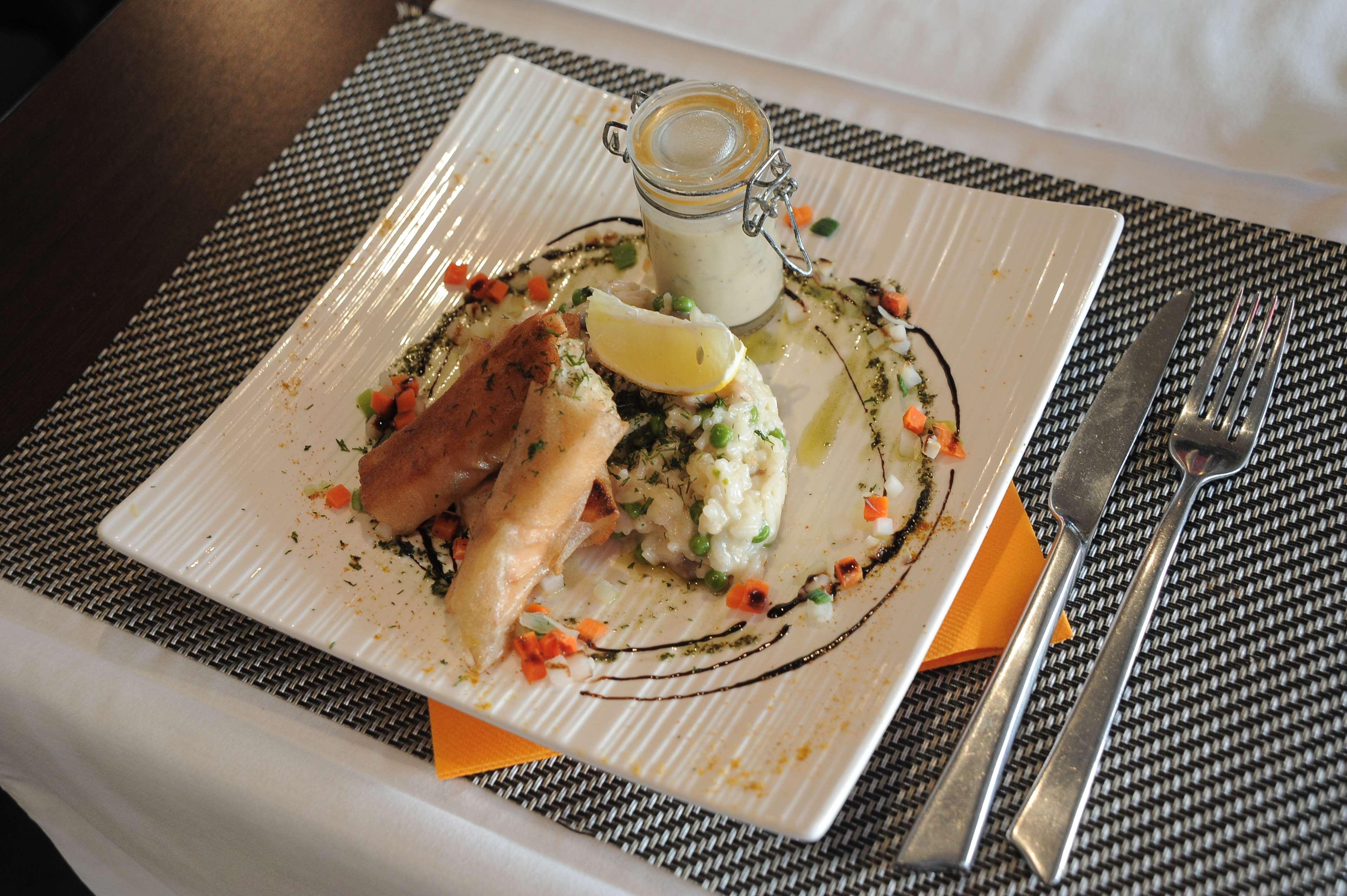 Hotel Kyriad Dieppe Saint-Aubin-sur-Scie エクステリア 写真