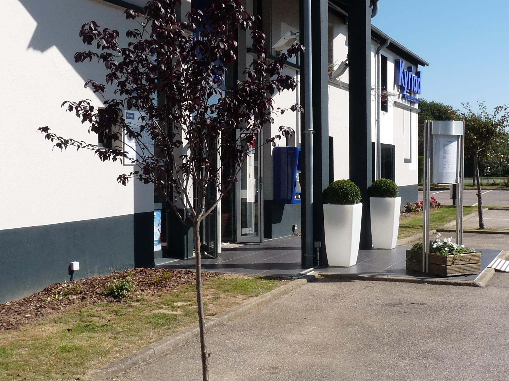 Hotel Kyriad Dieppe Saint-Aubin-sur-Scie エクステリア 写真