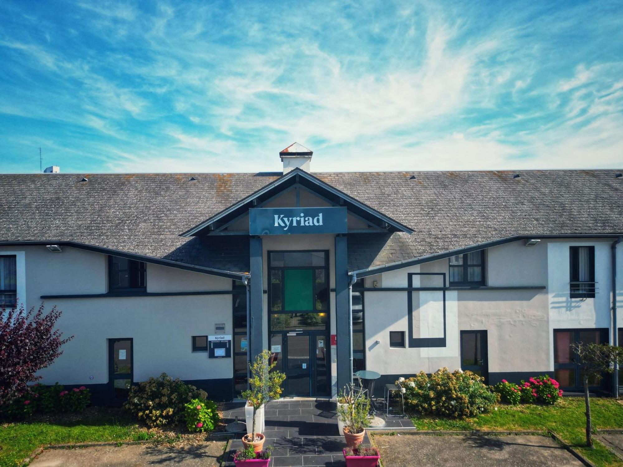 Hotel Kyriad Dieppe Saint-Aubin-sur-Scie エクステリア 写真